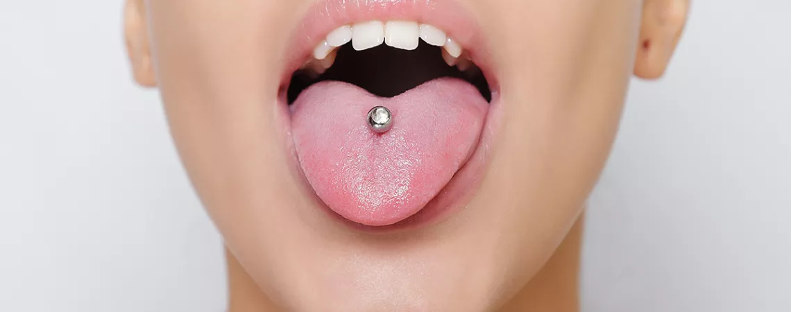 Piercing alla lingua